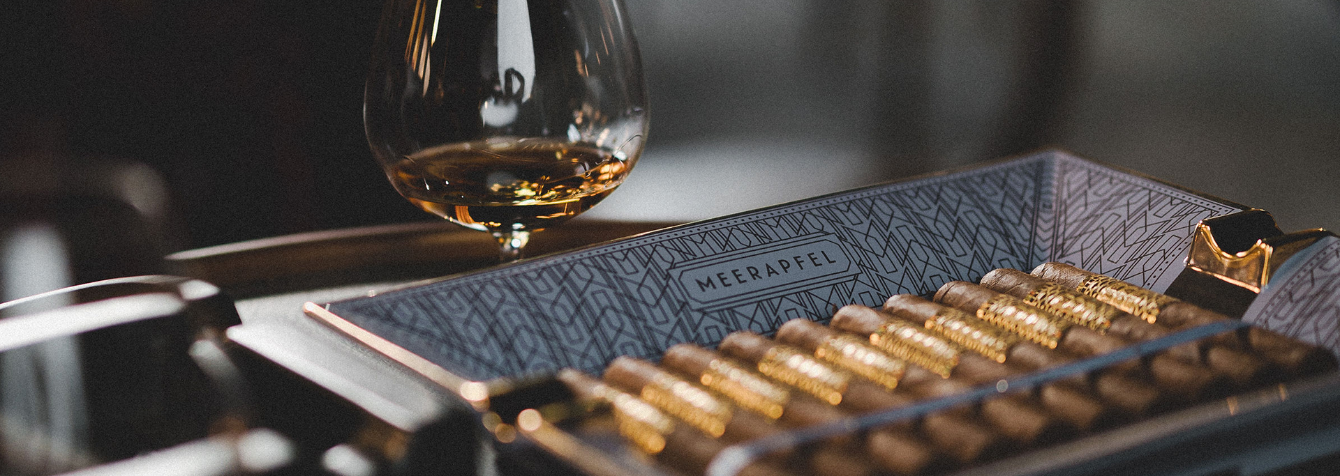 cigar-gifting-celebrations-whiskey-pairing-meerapfel-cigars.png