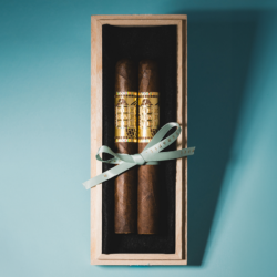 Elegant packaging of the Meerapfel Creation Liberte, featuring two collectible cigars supporting cigar rights