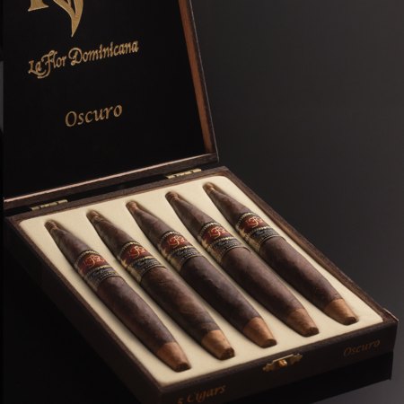 Perfecto-shaped La Flor Dominicana TCFKA M Oscuro cigar